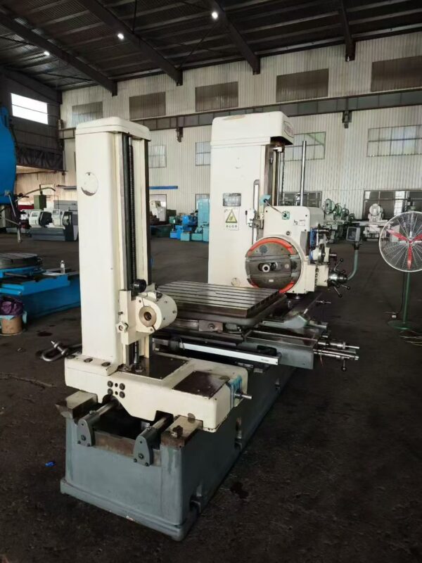 Kunming Machine Tool TX68 Horizontal Boring Machine, with original factory digital display, with rear column, Spindle 85mm. 90% new. - Image 3