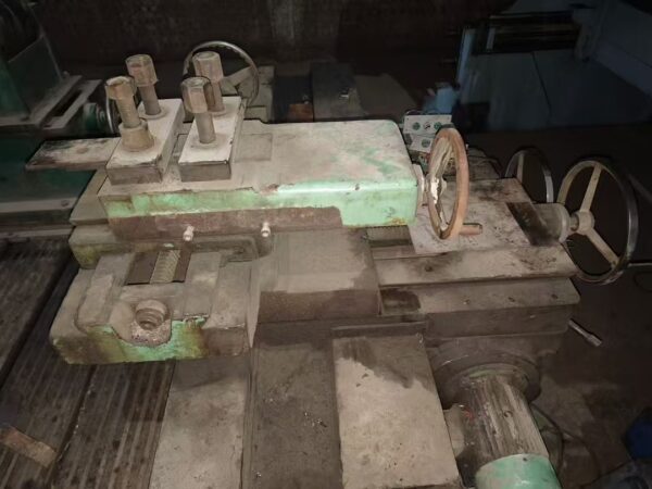 Qiqihar No.1 Machine Tool Works C6016 vertical lathe, chuck diameter 1.6 meters, max swing diameter 2.6 meters, machining length 2 meters - Image 6