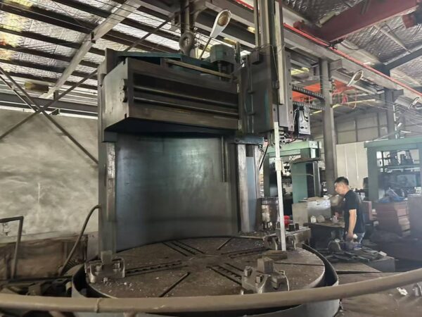 Dalian Feida 2.3-Meter C5123 Vertical Lathe - Image 3