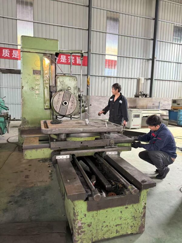 Hanland T611B Boring and Milling Machine (Spindle Diameter: 110mm) - Image 2